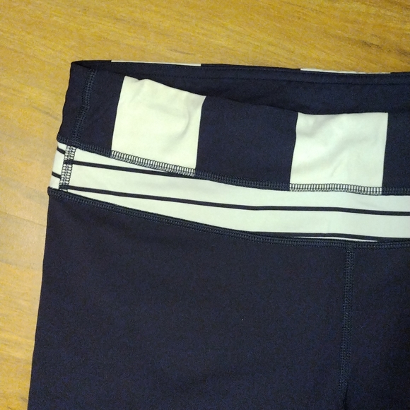 Lululemon cropped leggings - Picture 4 of 13